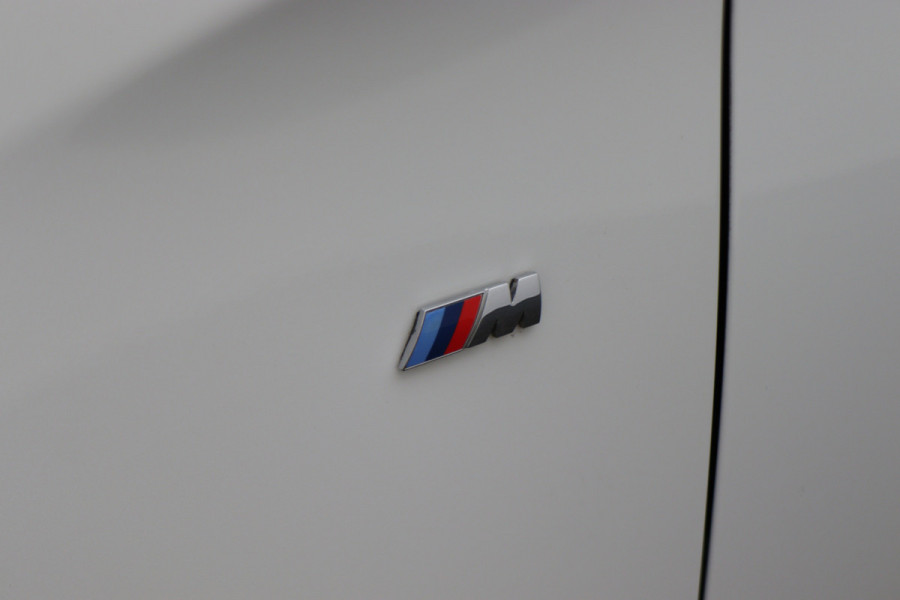 BMW X4 xDrive20i Centennial High Executive Leer, Camera, Cruise, Navigatie, Bluetooth, Elektrische Trekhaak, 21''