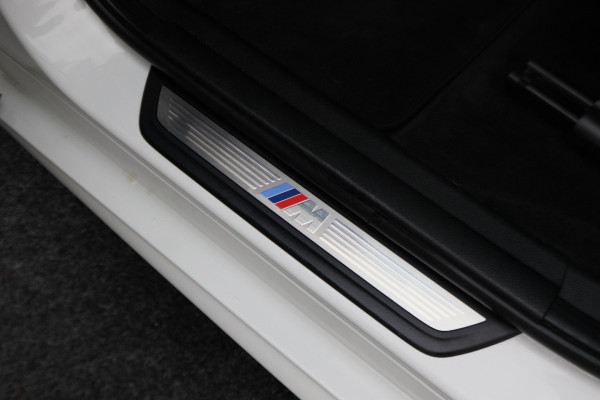 BMW X4 xDrive20i Centennial High Executive Leer, Camera, Cruise, Navigatie, Bluetooth, Elektrische Trekhaak, 21''