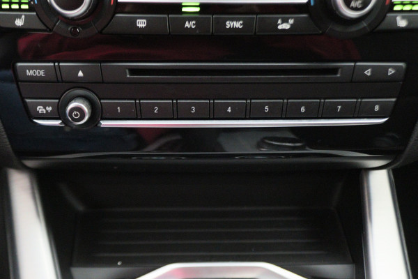 BMW X4 xDrive20i Centennial High Executive Leer, Camera, Cruise, Navigatie, Bluetooth, Elektrische Trekhaak, 21''