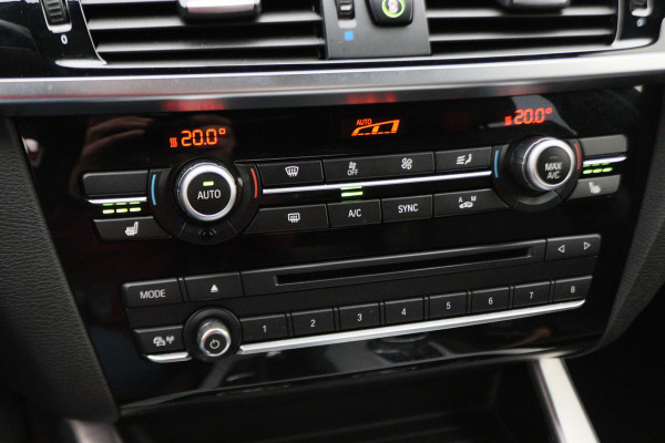 BMW X4 xDrive20i Centennial High Executive Leer, Camera, Cruise, Navigatie, Bluetooth, Elektrische Trekhaak, 21''