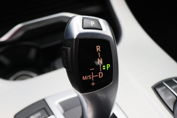 BMW X4 xDrive20i Centennial High Executive Leer, Camera, Cruise, Navigatie, Bluetooth, Elektrische Trekhaak, 21''