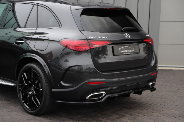 Mercedes-Benz GLC 300e AMG 4-Matic | 313PK | Achterasbesturing | Luchtvering | Head-up | Pano | Keyles-go | Sfeerverlichting | Distronic | Burmest
