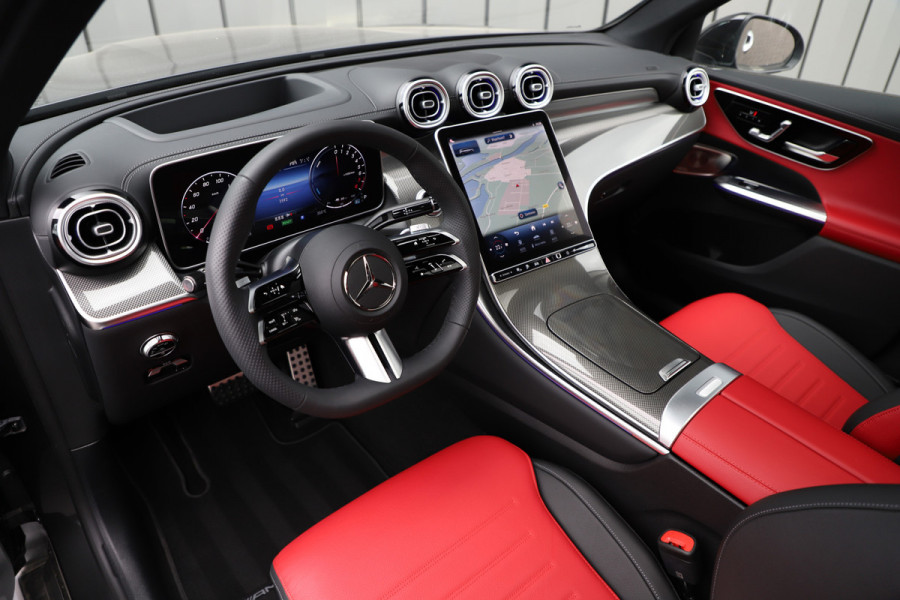 Mercedes-Benz GLC 300e AMG 4-Matic | 313PK | Achterasbesturing | Luchtvering | Head-up | Pano | Keyles-go | Sfeerverlichting | Distronic | Burmest