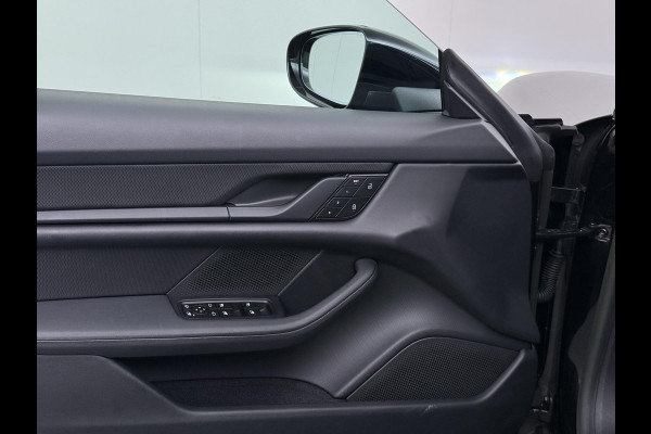 Porsche Taycan Performance 84 kWh SOH 100% | ADAPT. CRUISE | DODE HOEK HERKENNING | SPORTCHRONO | HEAD UP | WARMTEPOMP | DIRECT LEVERBAAR NET PORSCHE ONDERHOUD GEHAD |