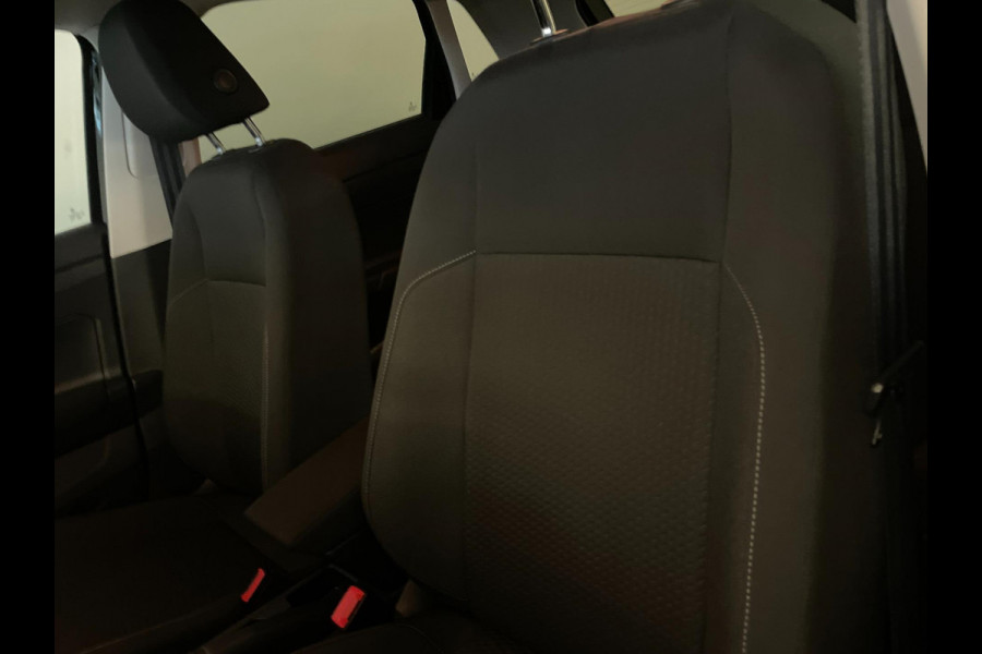 Volkswagen Polo 1.0 TSI Comfortline 95PK AIRCO NAVI CRUISE APPLE CARPLAY NIEUWE VELG LED MULTI STUUR PRIVACY GLAS ZEER NETTE AUTO