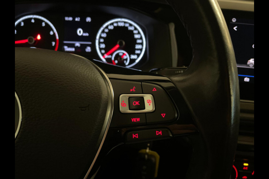 Volkswagen Polo 1.0 TSI Comfortline 95PK AIRCO NAVI CRUISE APPLE CARPLAY NIEUWE VELG LED MULTI STUUR PRIVACY GLAS ZEER NETTE AUTO