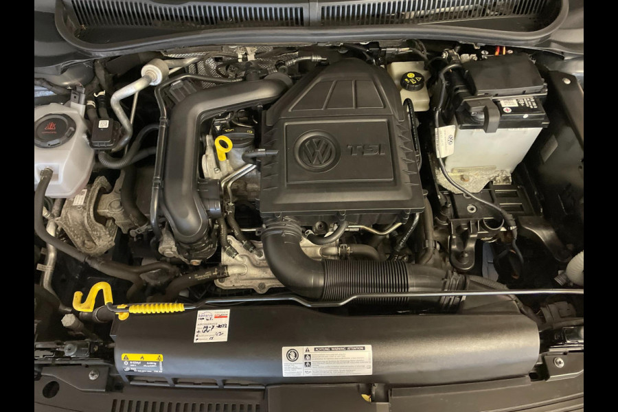 Volkswagen Polo 1.0 TSI Comfortline 95PK AIRCO NAVI CRUISE APPLE CARPLAY NIEUWE VELG LED MULTI STUUR PRIVACY GLAS ZEER NETTE AUTO