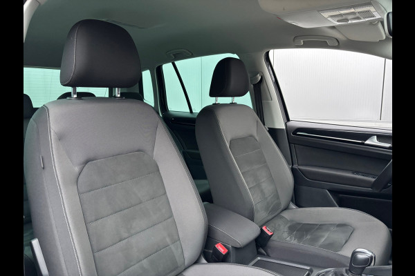 Volkswagen Golf Sportsvan 1.5 TSI ACT Highline Carplay / Trekhaak