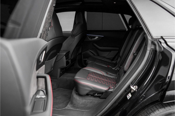 Audi Q8 4.0 TFSI RS Q8 Quattro Dynamic+ Keramisch Pano B&O Trekhaak Alcantara 23"