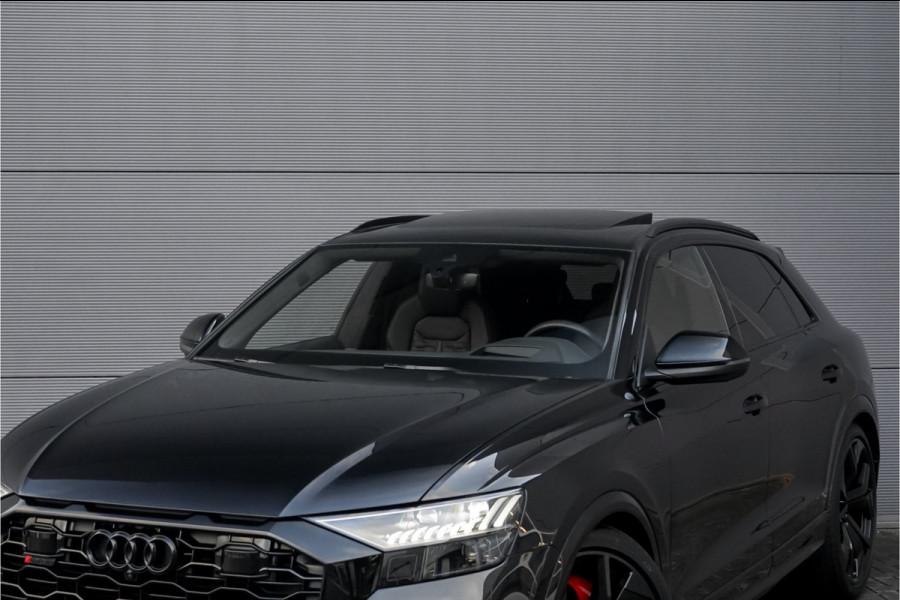 Audi Q8 4.0 TFSI RS Q8 Quattro Dynamic+ Keramisch Pano B&O Trekhaak Alcantara 23"