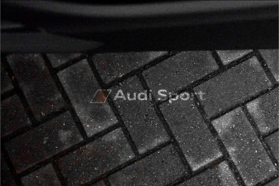 Audi Q8 4.0 TFSI RS Q8 Quattro Dynamic+ Keramisch Pano B&O Trekhaak Alcantara 23"