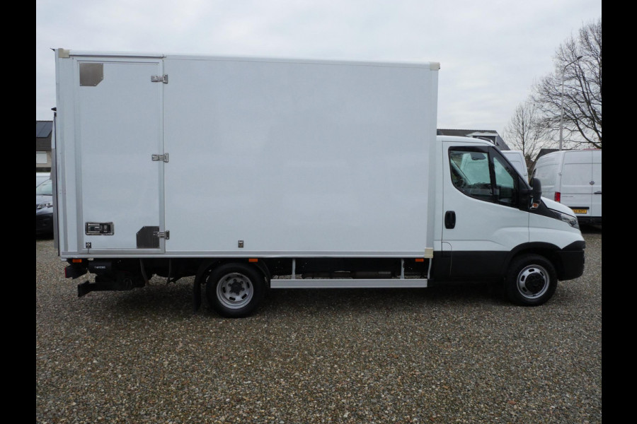 Iveco Daily 35C14 2.3 140PK, Airco, Dubbel lucht, Laadbak: L*B*H = 424*211*220 / Lading vastzetrail op 110 cm, Zijdeur rechtsachter, Laadklep Anteo 800 KG, Plateau van 160 cm, Met afstandsbediening en rolstops