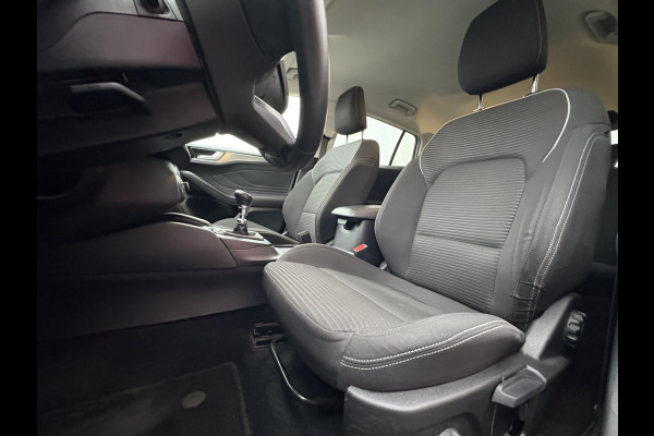 Ford FOCUS Wagon 1.0 EcoBoost Hybrid Titanium | Elektrisch uitklapbare trekhaak | Cruise Control | Winter Pack | Climate Control