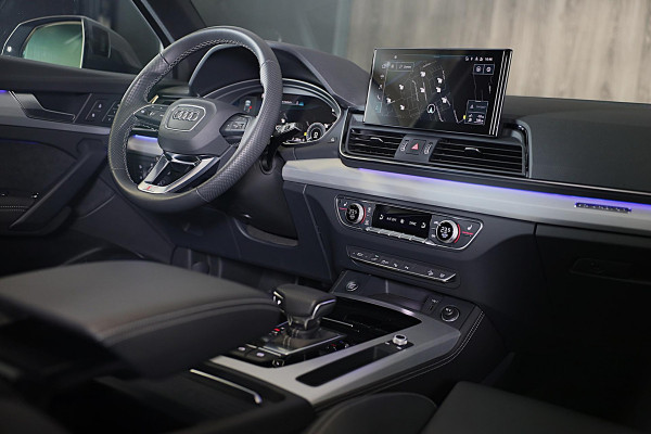 Audi Q5 55 TFSI E Quattro Competition / 366 PK / Memory / ACC / Elek Stoelen / Lane Assist / Sfeerver / 360 Camera / MATRIX / 22 I