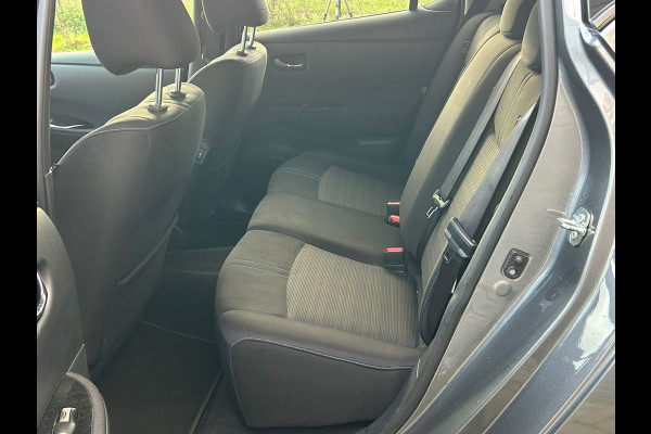 Nissan Leaf N-Connecta 40kWh Navi Ecc 360°Camera Adap.Cruise Pdc Keyless Blindspot Apple Carplay Android Auto Stoel+Stuurverwarming DAB Bluetooth Lmv Privacyglas Zeer compleet!