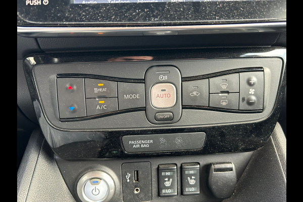 Nissan Leaf N-Connecta 40kWh Navi Ecc 360°Camera Adap.Cruise Pdc Keyless Blindspot Apple Carplay Android Auto Stoel+Stuurverwarming DAB Bluetooth Lmv Privacyglas Zeer compleet!