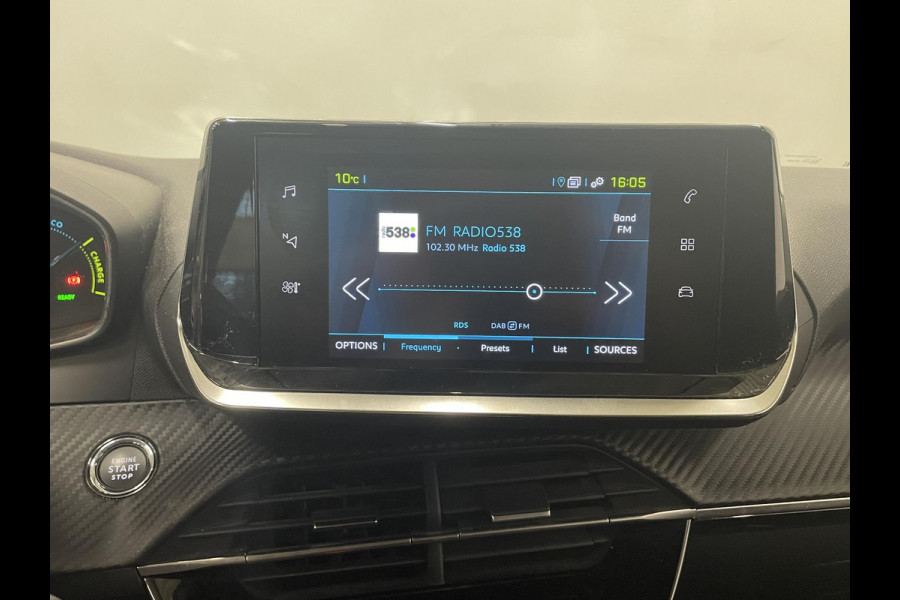 Peugeot e-208 EV Active Pack 50 kWh SOH 95% Navigatie Apple Carplay/Android Auto Parkeersensoren achter Cruise Control Full Led Climate Control Lichtmetalen velgen