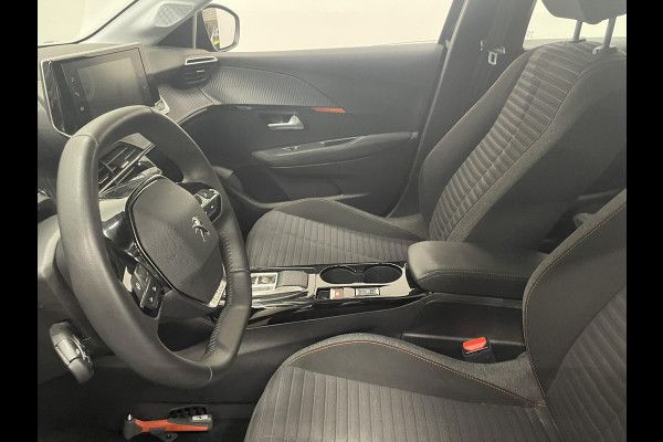 Peugeot e-208 EV Active Pack 50 kWh SOH 95% Navigatie Apple Carplay/Android Auto Parkeersensoren achter Cruise Control Full Led Climate Control Lichtmetalen velgen