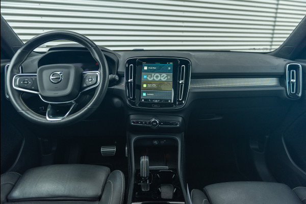 Volvo XC40 P8 Aut. R-Design ACC Leder Stoelverwarming Parkeercamera 408pk