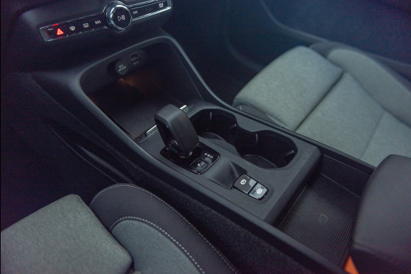 Volvo XC40 T4 Aut. Plug-In Hybrid Core Bright CruiseControl Parkeercamera 211pk