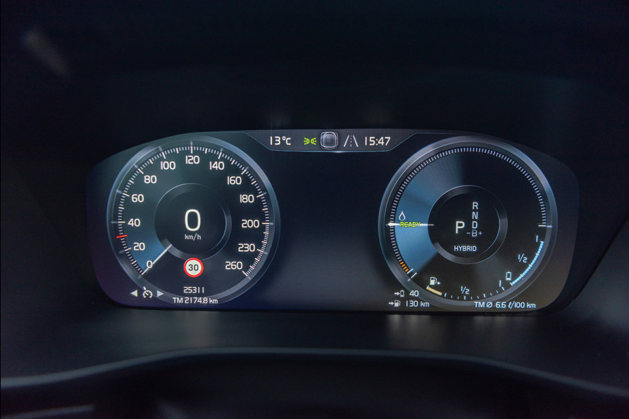 Volvo XC40 T4 Aut. Plug-In Hybrid Core Bright CruiseControl Parkeercamera 211pk