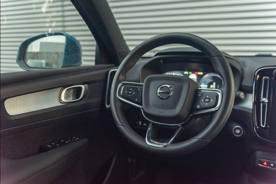 Volvo XC40 T4 Aut. Plug-in Hybrid Plus Bright Luxe Stoelen Navigatie Parkeercamera 211pk