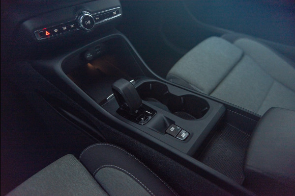 Volvo XC40 T4 Aut. Plug-in Hybrid Plus Bright Luxe Stoelen Navigatie Parkeercamera 211pk