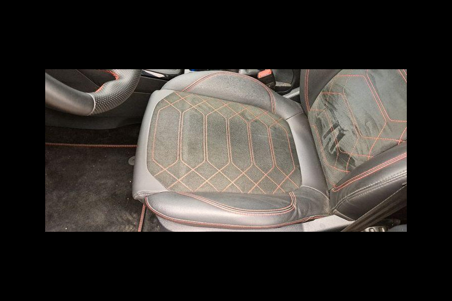 Ford Puma 1.0 EcoBoost Hybrid ST-Line X 155pk | Panorama Dak | Driver Assistance Pack | Winterpack | Trekhaak afneembaar | All Weather banden | Reservewiel