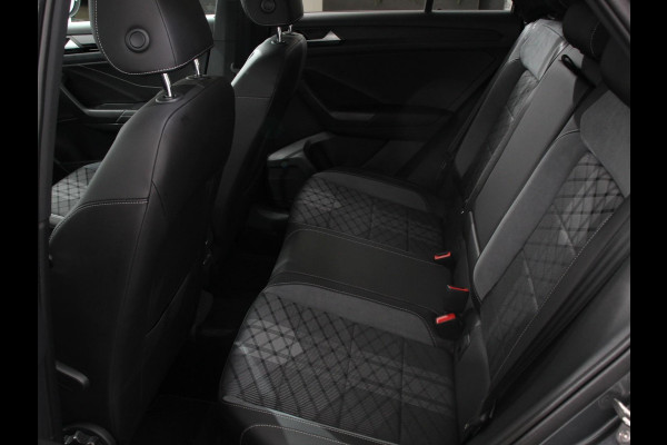 Volkswagen T-Roc 1.5 TSI DSG R-Line Edition Black Pack | Panorama dak | Climate Control | Adaptive Cruise Control | Camera | Navigatie | Apple Carplay/Android Auto