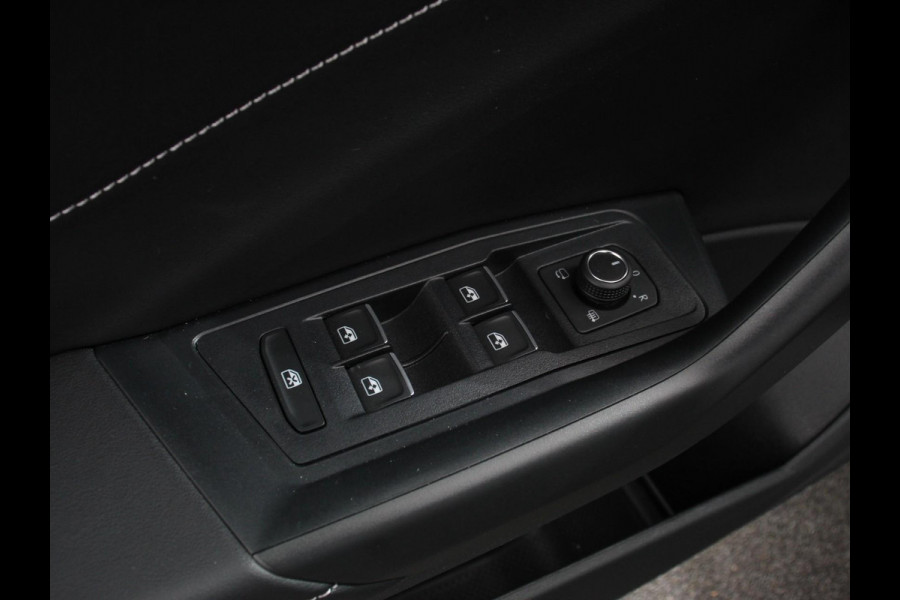 Volkswagen T-Roc 1.5 TSI DSG R-Line Edition Black Pack | Panorama dak | Climate Control | Adaptive Cruise Control | Camera | Navigatie | Apple Carplay/Android Auto