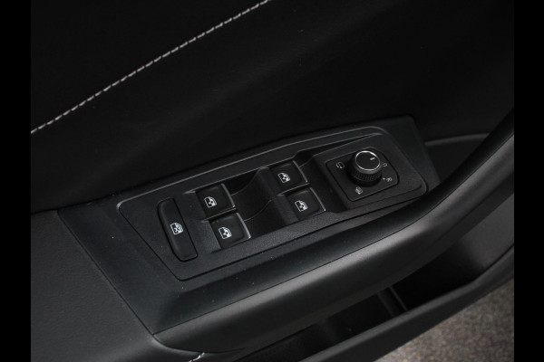 Volkswagen T-Roc 1.5 TSI DSG R-Line Edition Black Pack | Panorama dak | Climate Control | Adaptive Cruise Control | Camera | Navigatie | Apple Carplay/Android Auto