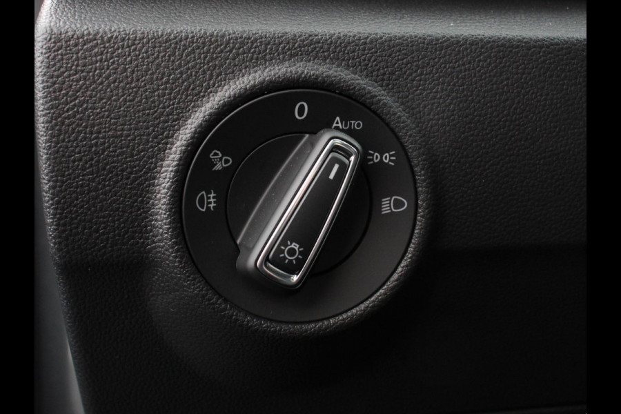 Volkswagen T-Roc 1.5 TSI DSG R-Line Edition Black Pack | Panorama dak | Climate Control | Adaptive Cruise Control | Camera | Navigatie | Apple Carplay/Android Auto