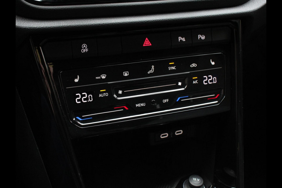 Volkswagen T-Roc 1.5 TSI DSG R-Line Edition Black Pack | Panorama dak | Climate Control | Adaptive Cruise Control | Camera | Navigatie | Apple Carplay/Android Auto