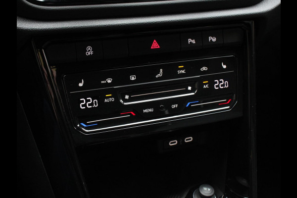 Volkswagen T-Roc 1.5 TSI DSG R-Line Edition Black Pack | Panorama dak | Climate Control | Adaptive Cruise Control | Camera | Navigatie | Apple Carplay/Android Auto