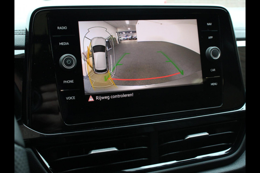 Volkswagen T-Roc 1.5 TSI DSG R-Line Edition Black Pack | Panorama dak | Climate Control | Adaptive Cruise Control | Camera | Navigatie | Apple Carplay/Android Auto