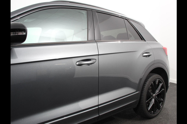 Volkswagen T-Roc 1.5 TSI DSG R-Line Edition Black Pack | Panorama dak | Climate Control | Adaptive Cruise Control | Camera | Navigatie | Apple Carplay/Android Auto