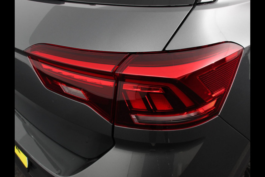 Volkswagen T-Roc 1.5 TSI DSG R-Line Edition Black Pack | Panorama dak | Climate Control | Adaptive Cruise Control | Camera | Navigatie | Apple Carplay/Android Auto