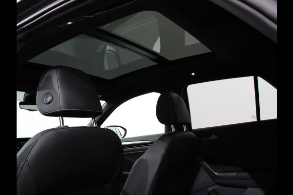 Volkswagen T-Roc 1.5 TSI DSG R-Line Edition Black Pack | Panorama dak | Climate Control | Adaptive Cruise Control | Camera | Navigatie | Apple Carplay/Android Auto