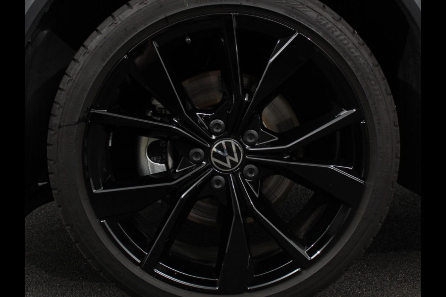 Volkswagen T-Roc 1.5 TSI DSG R-Line Edition Black Pack | Panorama dak | Climate Control | Adaptive Cruise Control | Camera | Navigatie | Apple Carplay/Android Auto