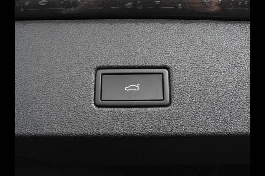 Volkswagen T-Roc 1.5 TSI DSG R-Line Edition Black Pack | Panorama dak | Climate Control | Adaptive Cruise Control | Camera | Navigatie | Apple Carplay/Android Auto