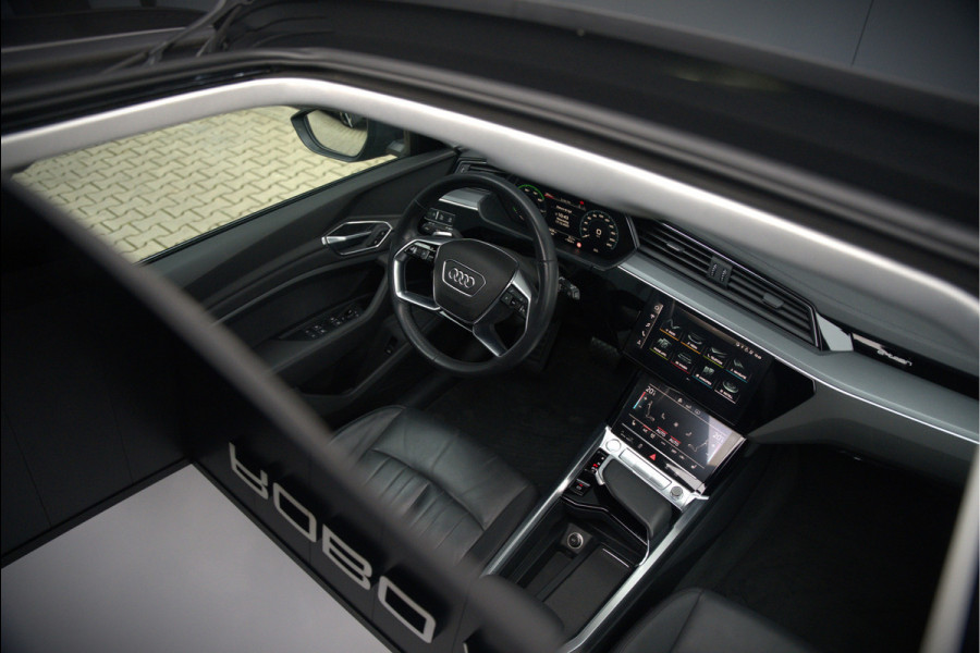Audi e-tron e-tron 50 quattro Launch edition plus 71 kWh | Black Edition | Panoramadak | Memory Seats | Luchtvering | Adaptive Cruise Control | Keyless | Matrix LED | Leder | Stoelverwarming | NAP |