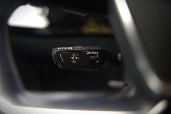 Audi e-tron e-tron 50 quattro Launch edition plus 71 kWh | Black Edition | Panoramadak | Memory Seats | Luchtvering | Adaptive Cruise Control | Keyless | Matrix LED | Leder | Stoelverwarming | NAP |