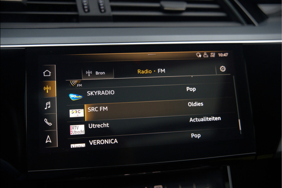 Audi e-tron e-tron 50 quattro Launch edition plus 71 kWh | Black Edition | Panoramadak | Memory Seats | Luchtvering | Adaptive Cruise Control | Keyless | Matrix LED | Leder | Stoelverwarming | NAP |