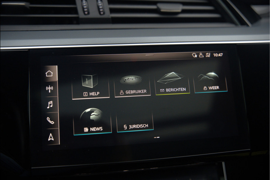 Audi e-tron e-tron 50 quattro Launch edition plus 71 kWh | Black Edition | Panoramadak | Memory Seats | Luchtvering | Adaptive Cruise Control | Keyless | Matrix LED | Leder | Stoelverwarming | NAP |