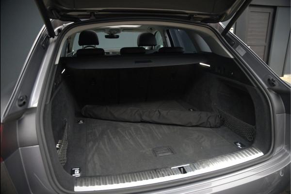 Audi e-tron e-tron 50 quattro Launch edition plus 71 kWh | Black Edition | Panoramadak | Memory Seats | Luchtvering | Adaptive Cruise Control | Keyless | Matrix LED | Leder | Stoelverwarming | NAP |