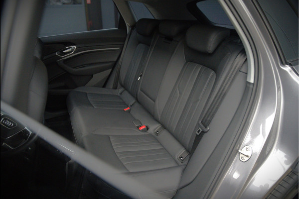 Audi e-tron e-tron 50 quattro Launch edition plus 71 kWh | Black Edition | Panoramadak | Memory Seats | Luchtvering | Adaptive Cruise Control | Keyless | Matrix LED | Leder | Stoelverwarming | NAP |