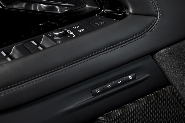 Land Rover Range Rover Evoque 1.5 P300e AWD R-Dynamic HSE - Automaat | Pano | Dig. Cockpit | Adapt. Cruise | Elek. Stoel | Stoelverw. | Meridian Sound | PDC | Camera | NAV + App. Connect | ECC | DAB | Elek. Klep | LM 20" |