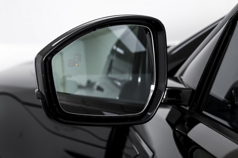 Land Rover Range Rover Evoque 1.5 P300e AWD R-Dynamic HSE - Automaat | Pano | Dig. Cockpit | Adapt. Cruise | Elek. Stoel | Stoelverw. | Meridian Sound | PDC | Camera | NAV + App. Connect | ECC | DAB | Elek. Klep | LM 20" |