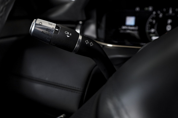 Land Rover Range Rover Evoque 1.5 P300e AWD R-Dynamic HSE - Automaat | Pano | Dig. Cockpit | Adapt. Cruise | Elek. Stoel | Stoelverw. | Meridian Sound | PDC | Camera | NAV + App. Connect | ECC | DAB | Elek. Klep | LM 20" |