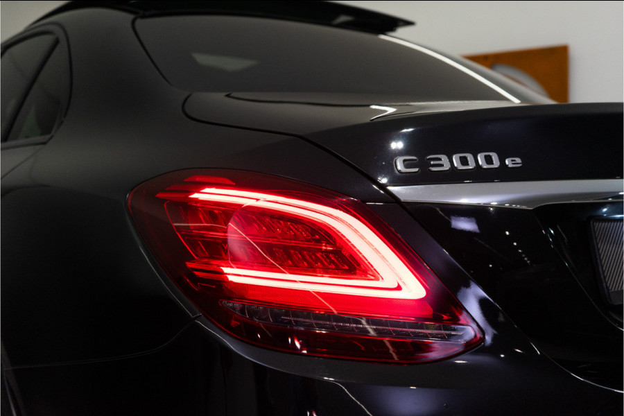 Mercedes-Benz C-Klasse 300 e Premium AMG 313PK | NL AUTO+NAP+1E EIG | Pano | Carplay | Sfeer | 360 | 12 MND Garantie